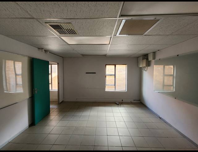 342M² OFFICE TO LET IN NORTH RIDING